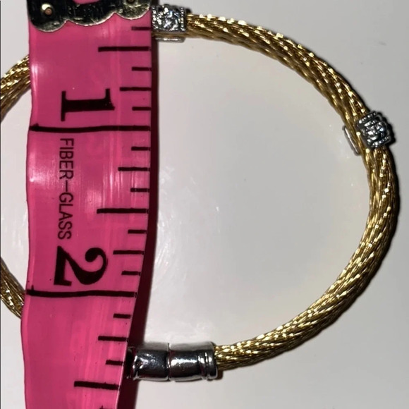 Vintage vibes Twisted gold silver tone Bracelet - Picture 5 of 8